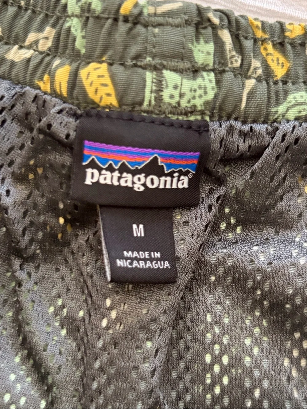 Patagonia Men’s Dark Green Alligator Print Hybrid Shorts- RARE